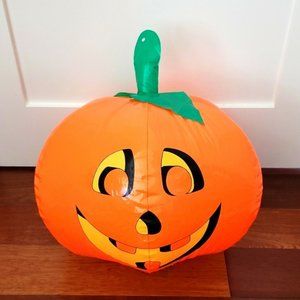🔴NWOT Orange and green inflatable 16" Halloween pumpkin decoration. One size.